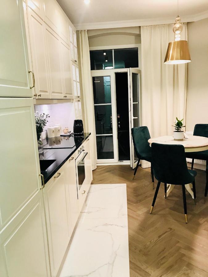 Apartment Gold Piotrkowska 37 *
